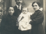 Janina ,Edward z małym Wojciechem, z lewej -JAn Fiszer, ok.1916r.